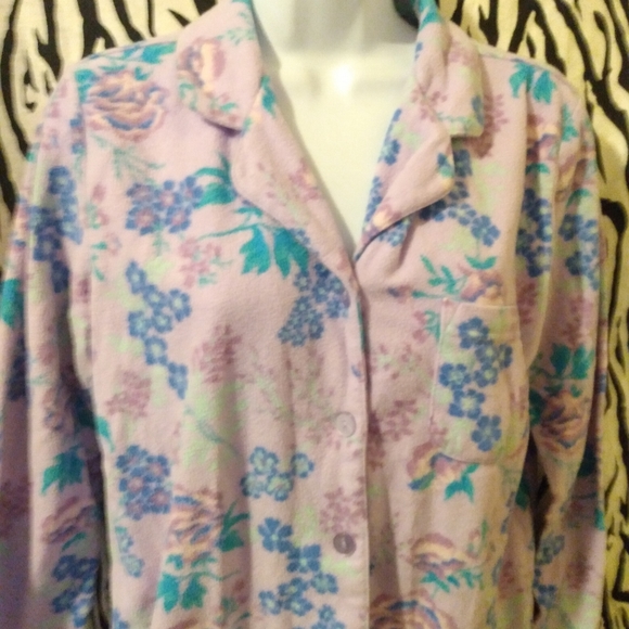 2/$20 VS Pink fuzzy 2 piece pajamas size small. - Picture 4 of 9